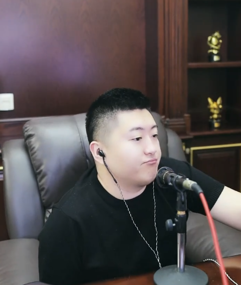 若你是国王，电母围着你转！