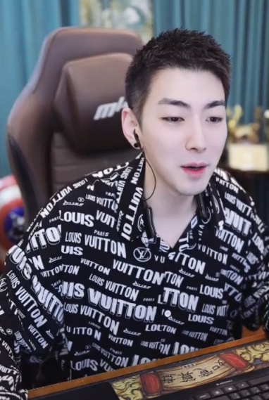 木梳提议，951众筹签约晓夏