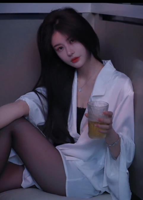 夏季头条首日，兰梦莎豪夺12轮头条