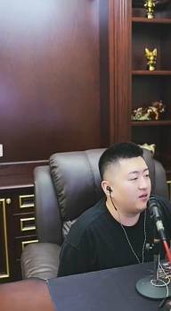 小洲坦言因大哥开干阿哲！