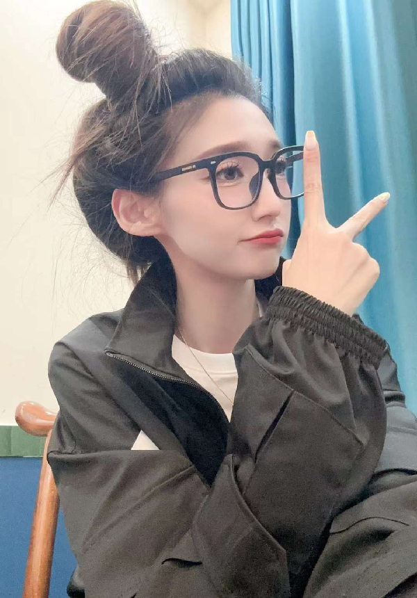 太卷了，nono播到电脑死机才下线