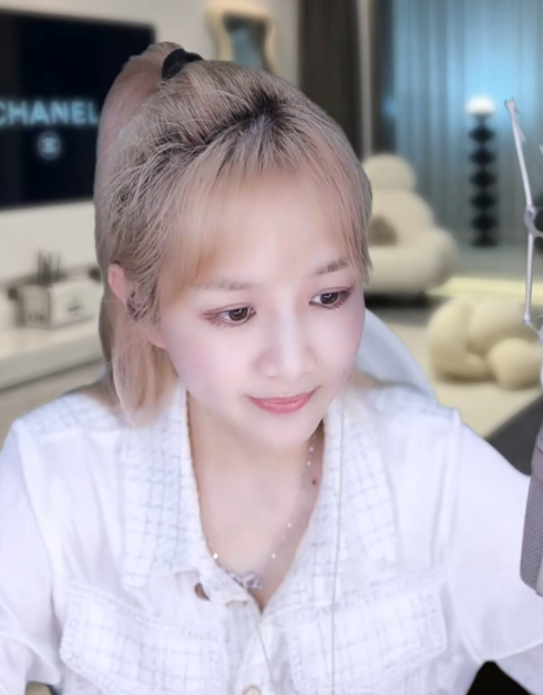 球妹社恐！文儿带去密室逃脱