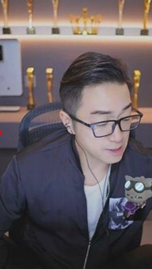 老毕谈与浅蓝的差距，为人处世与颜值不及