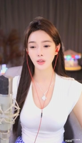 一直有大哥支持，因颜值？芮甜甜这么说