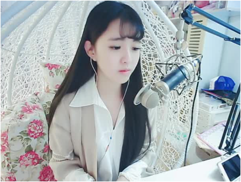 她依旧是奇领的超级电母