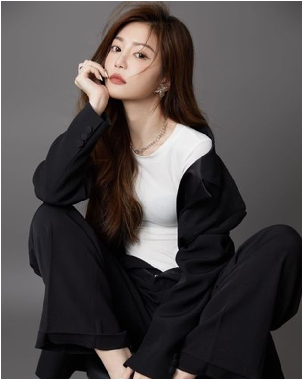 微凉曝电母手术停播，遭公会起诉退还签约费