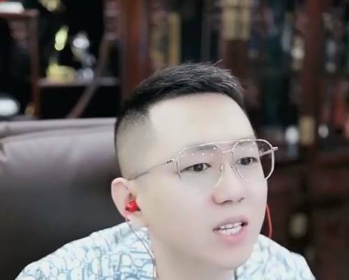 YY日报：文激战国威，手卖掉大劳