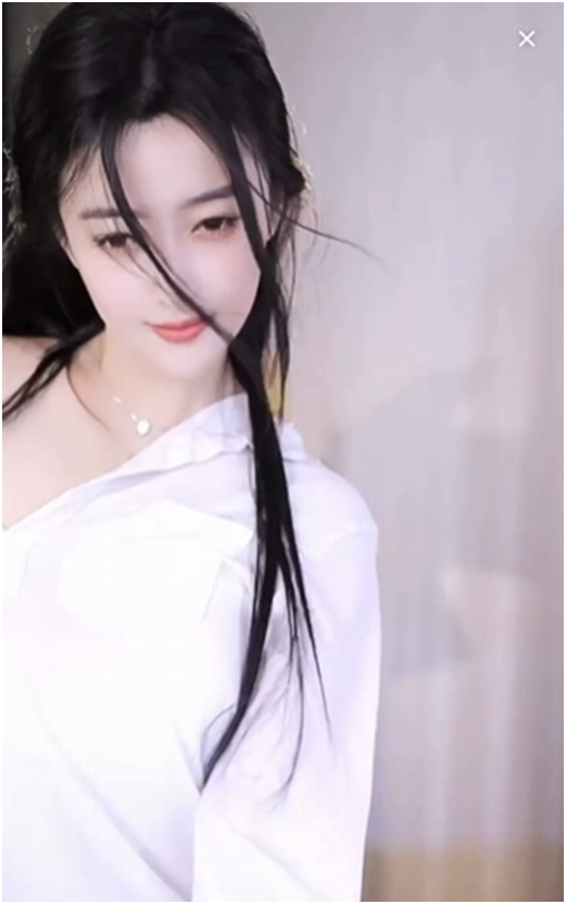 魅力十足，小影的确是超吸金电母