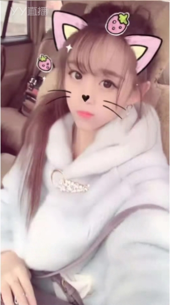 徐梦尧十七岁旧照，无变化