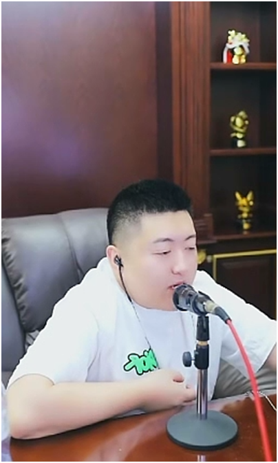 花哥人脉广，牌面非常足