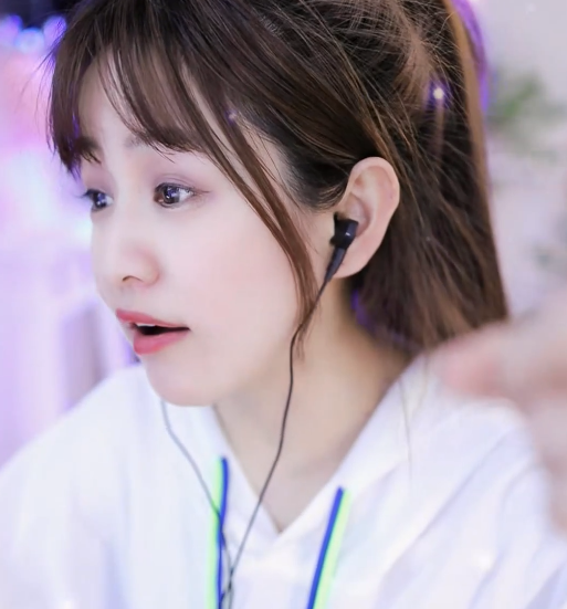 文儿后悔早期嘴笨，少收礼物了