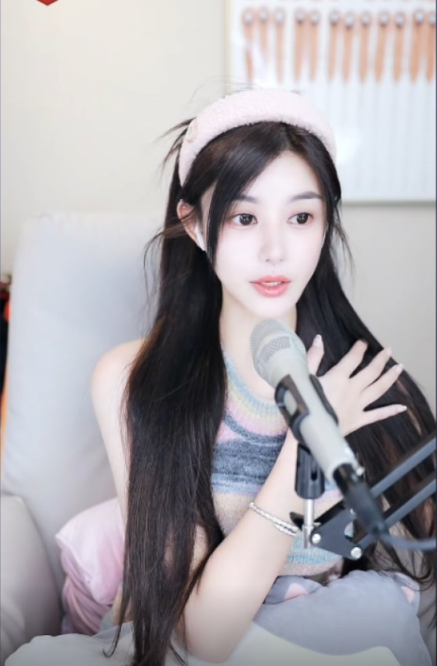 兰梦莎爆0哥身高180颜值帅气！