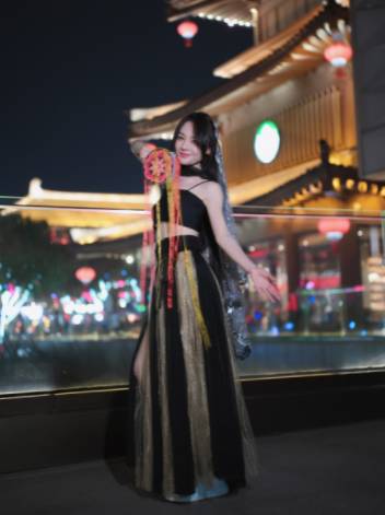 啧啧啧要买库里南，两辆！