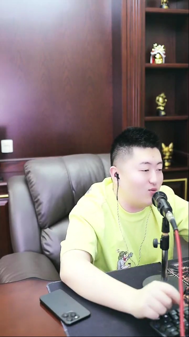 拒绝落井下石，小洲表示希望杰哥白龙都开心