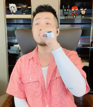 强！歌手大壮夺千万头条！