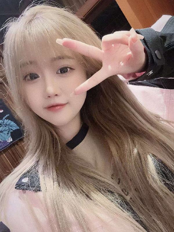 安雅琪情人节发圈，失宠无转账？