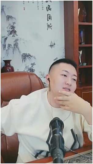 洲嫂首次见0哥，脸憋通红