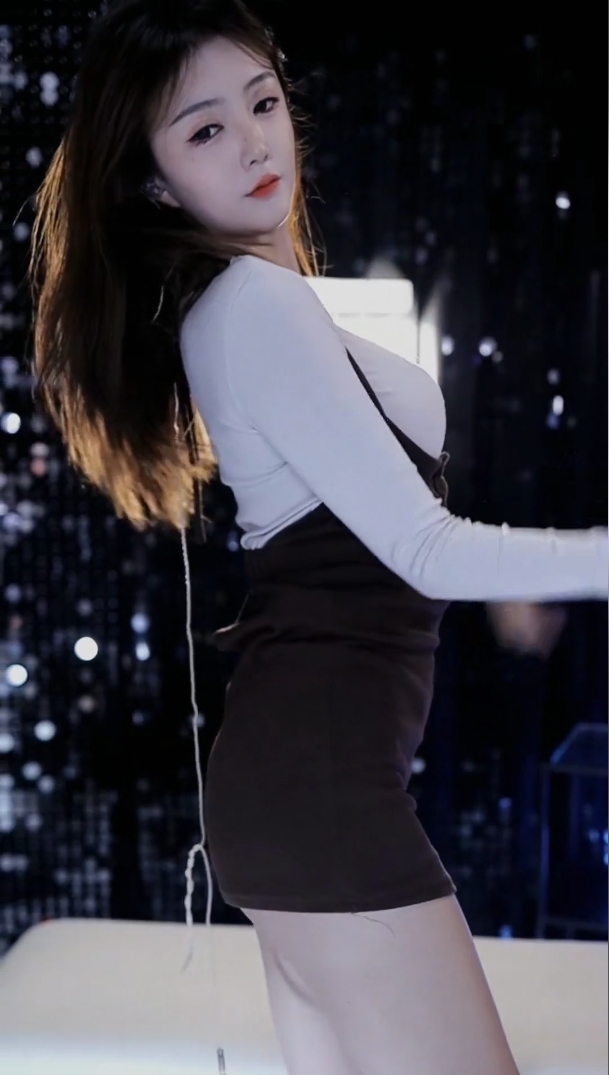 晨一出手，璞玉反超zer拿下头条