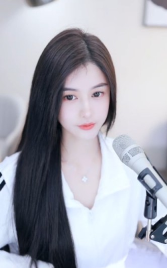 兰梦莎改口叫榜一老公！