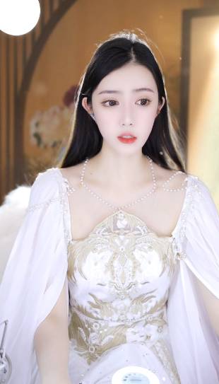 实力一姐，8000万颜可令众人钦佩