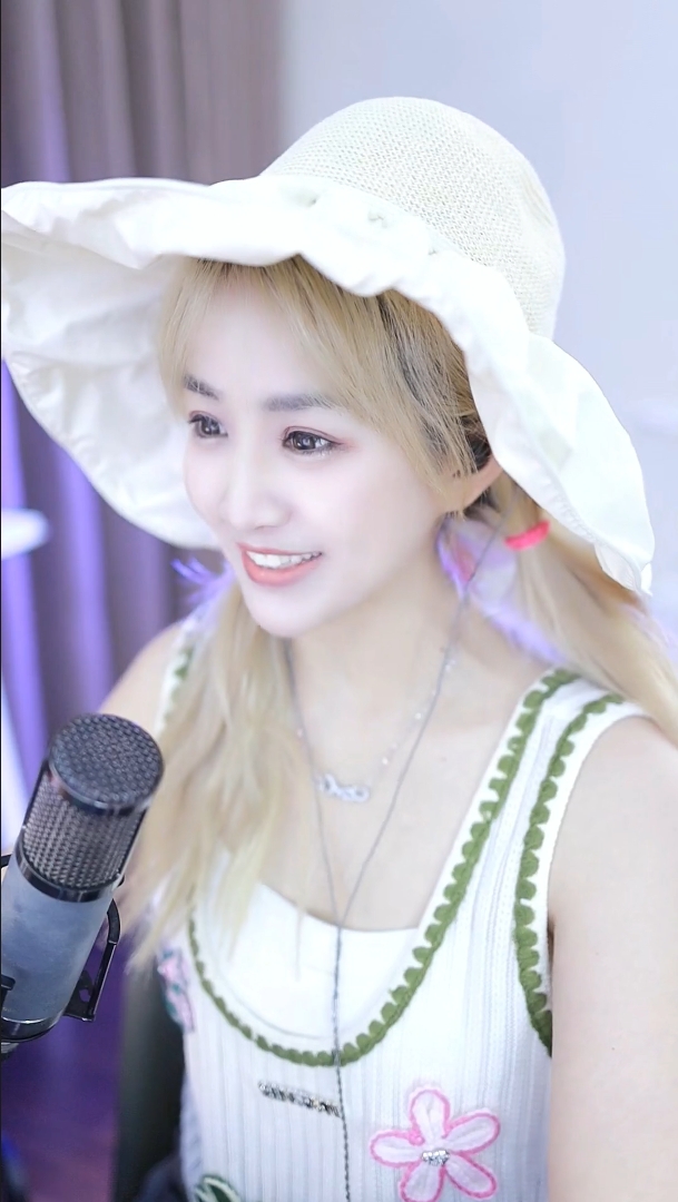 大气！文儿宣布放弃欧陆换劳斯