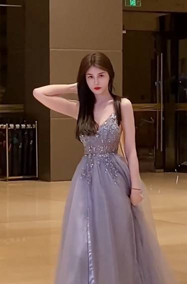 兰梦莎留后台，年度支持我笑了