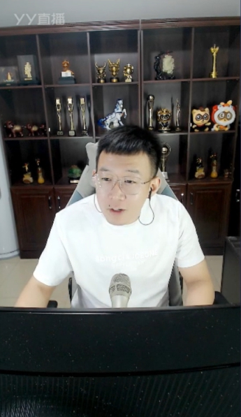 带主播被质疑，小白龙左右为难！