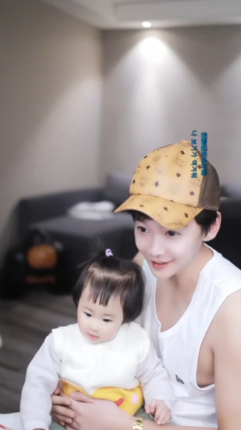 浅蓝晒娃，大姐给转账7位数红包当贺礼！