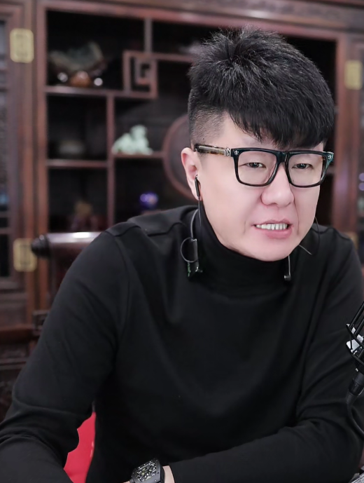 签倾城没赔钱，因为没签约费！