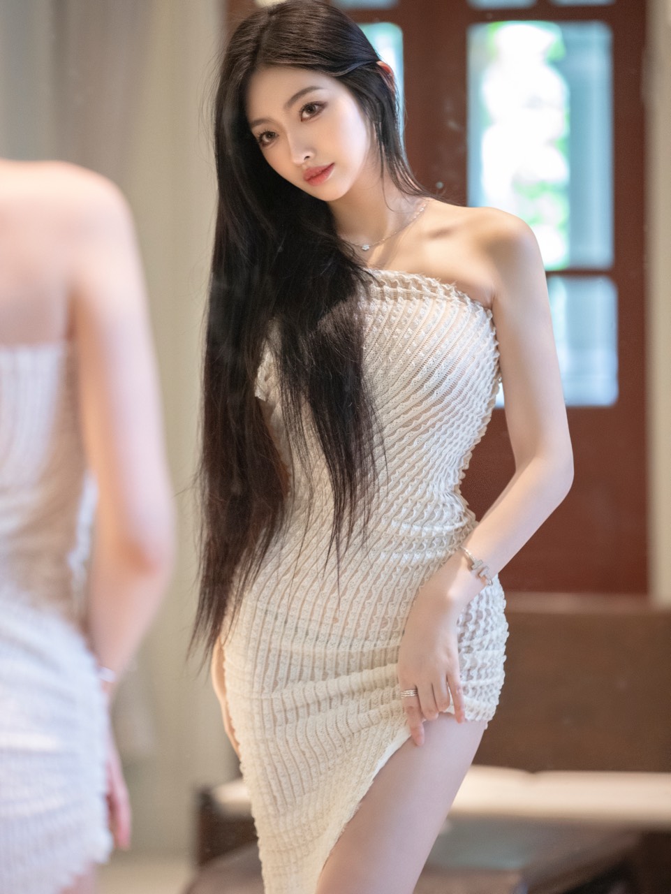 恭喜，凡人哥官宣电母陈依依！