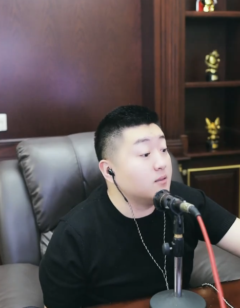 谈微凉！小洲：从来YY就一直不缺大哥