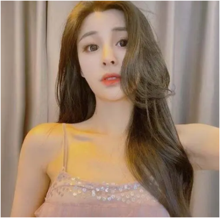 她成为YY顶级电母，扛旗虎娱！