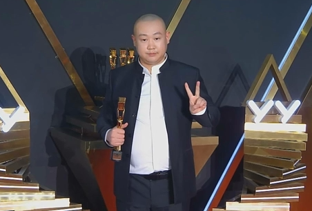 子皿哥壕刷华矩连抢三轮头条！