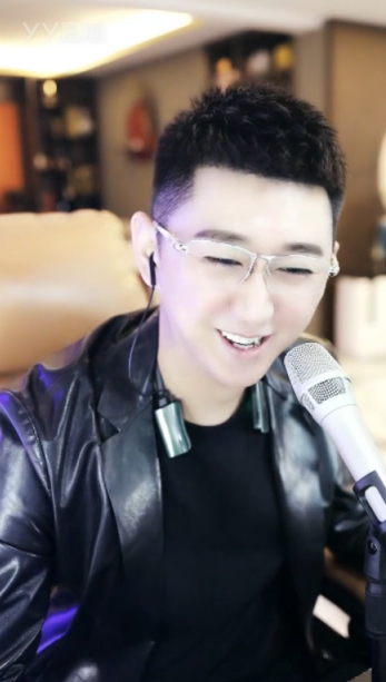 惊喜！红杏哥首次给小浩发红包聊天！