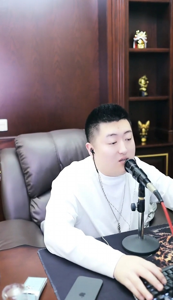 最勤劳！小洲宣布最近不停播