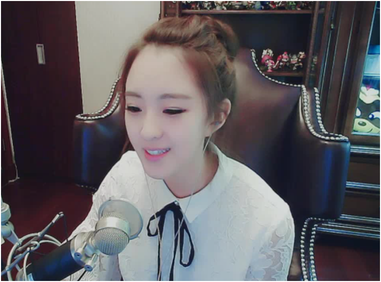 小小呵扛旗奇领，实力电母吸金强