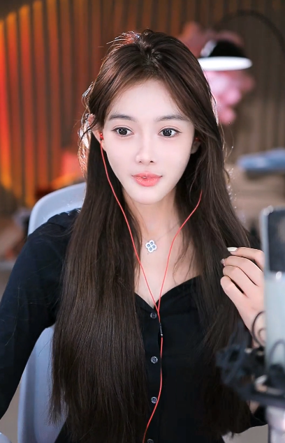 压力太大！芮甜甜开播落泪