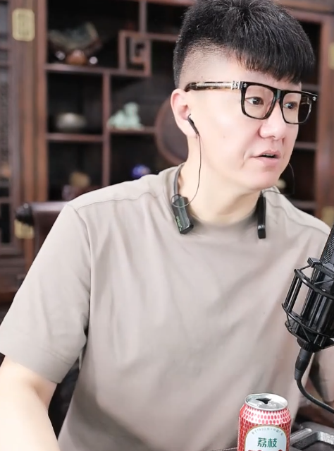 大森连电母，粉丝吐槽大佛没朋友