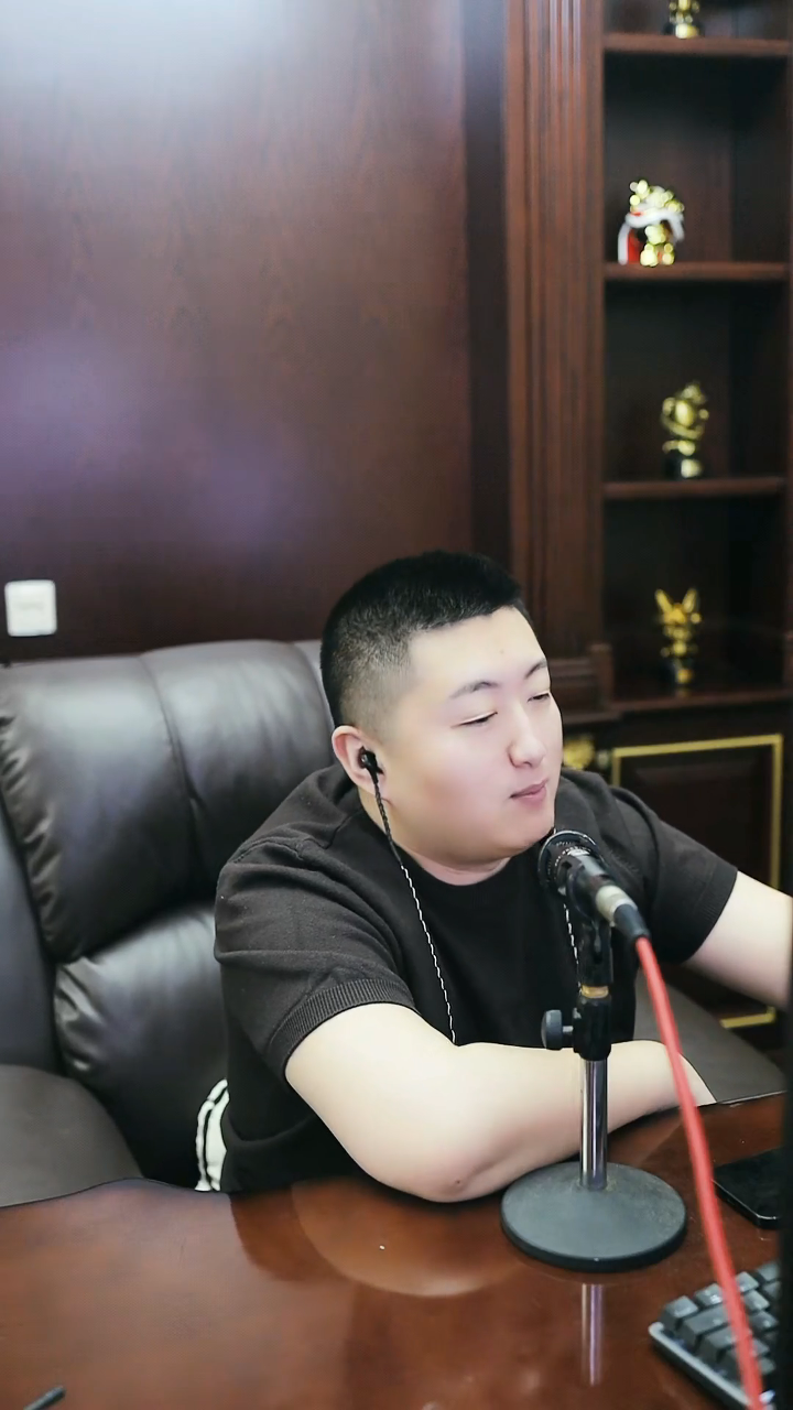 开心！小洲出门见老师傅何惧哥