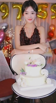 甜甜生日愿望，两个大哥和平相处