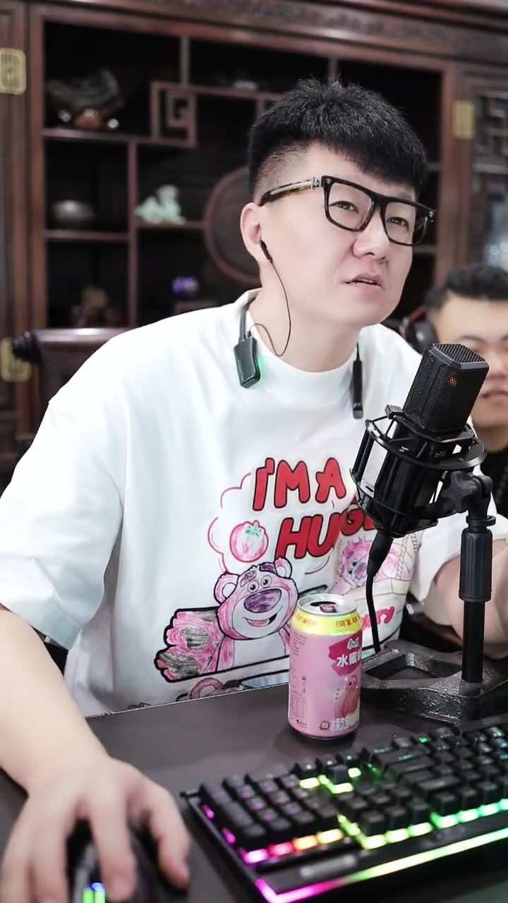 丸辣！大佛关美颜现场掉女粉