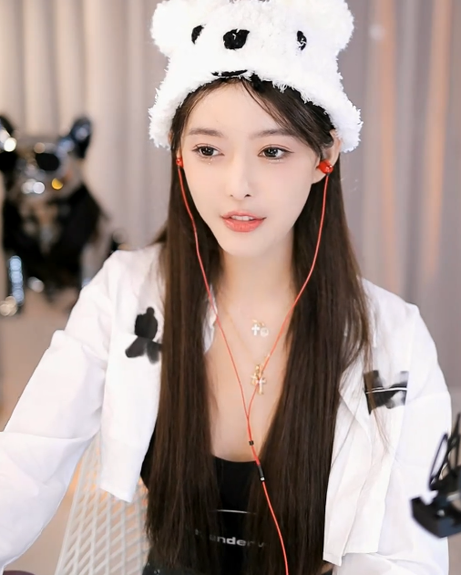 神豪太多！芮甜甜竟都不认识