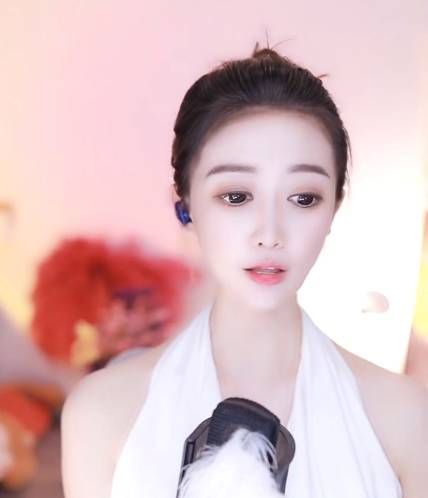 果哥不是眼睛哥，小苹果再度声明