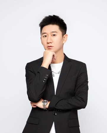 粉丝建议小浩跟大哥现实做买卖， 小浩说：