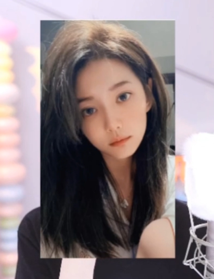 换照片，微凉发素颜照给飞机哥！