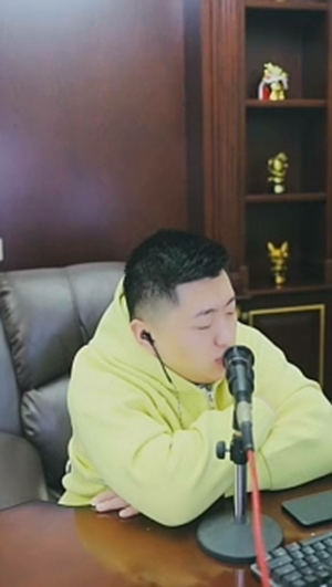 300万能签约谁？小猫咪安雅琪这样的电母