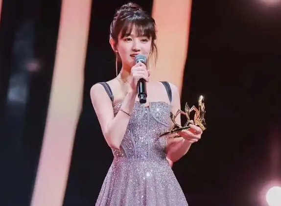 天塌了？小洲唯一大哥花落现身2924