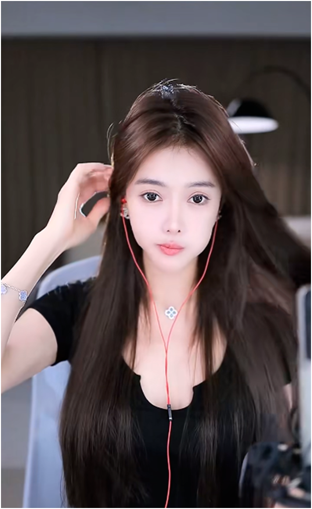 芮甜甜否认榜一大哥怒怼神豪King