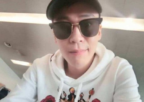 刘一手吃饱！神秘大哥豪刷