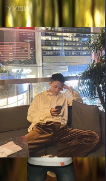 神豪子皿哥晒自拍，妥妥高富帅！